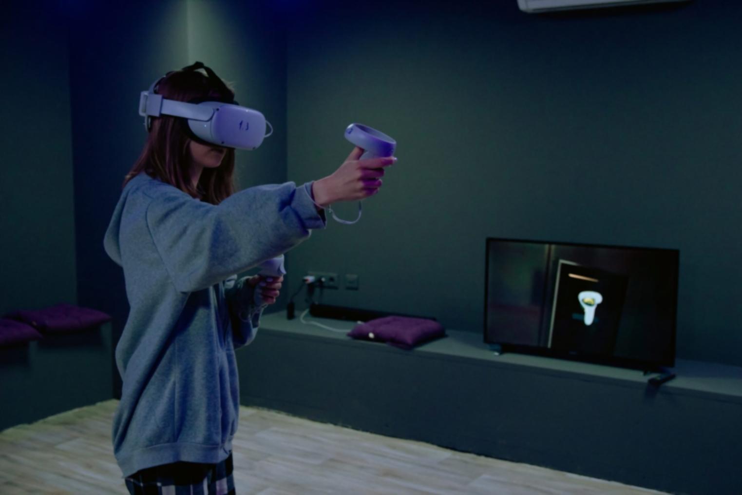 Instructor presenting AR interface concepts during an online session